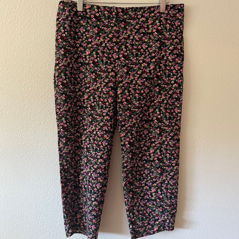 Carole Little Sport Floral Capri Pants Size 12 Petite